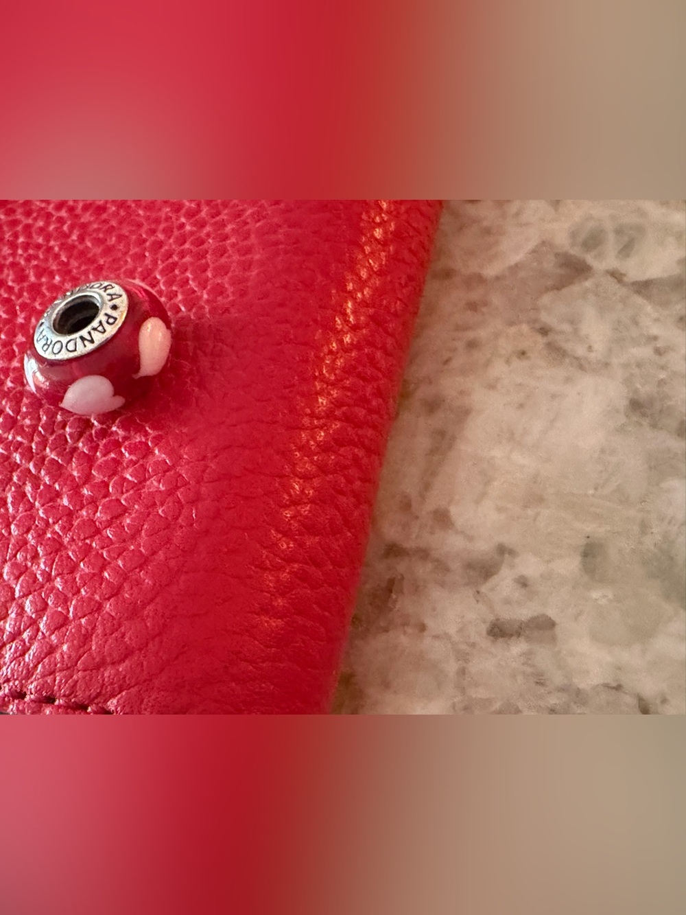 Pandora - Murano Glass Charm
Red & Pink Hearts ❤️🩷